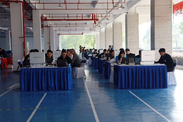 4.挑战赛激烈进行中-杨洋摄.jpg