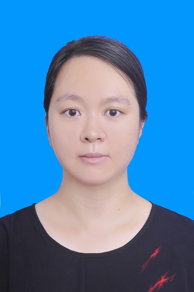 李佩瑾2寸蓝底照片.jpg