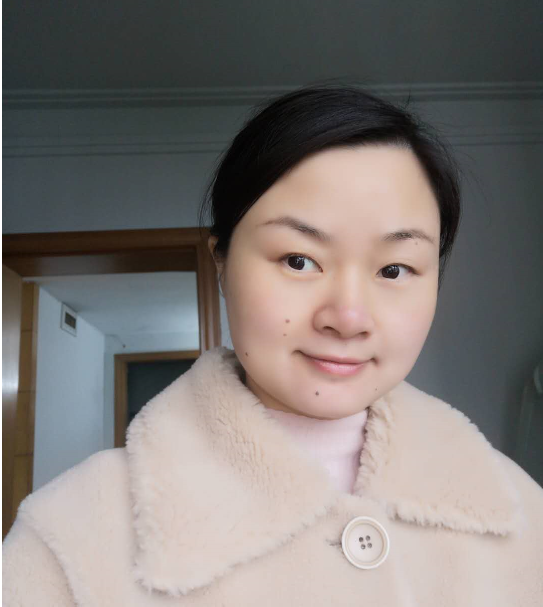 教师：何霞辉